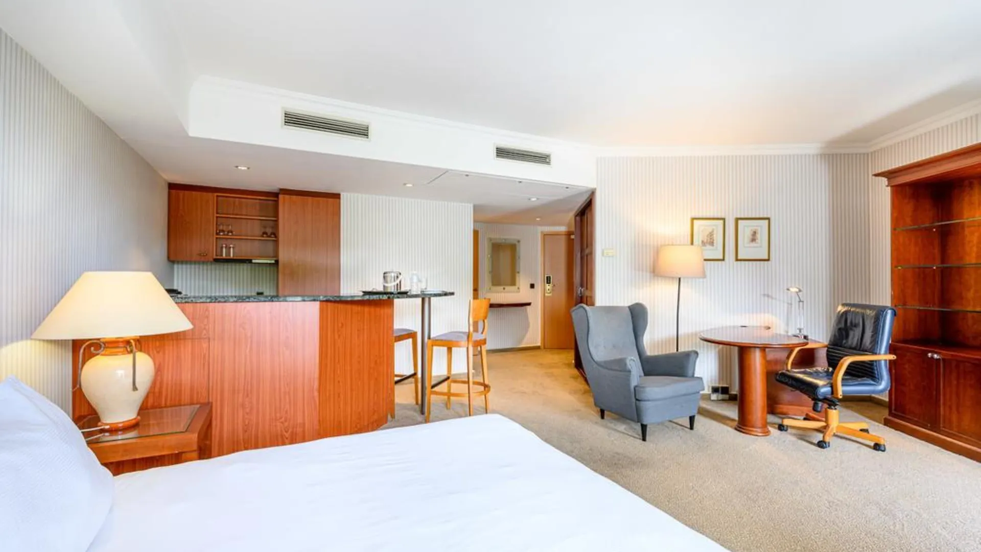 B-Aparthotel Ambiorix Bruselas