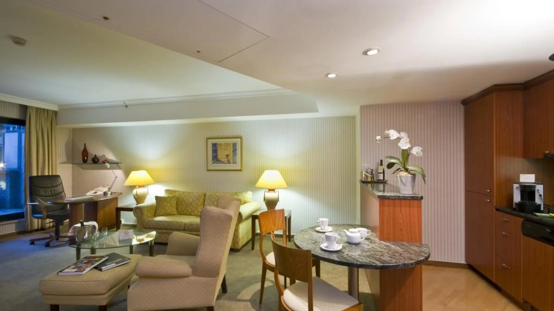 B-Aparthotel Ambiorix Bruselas Apartahotel
