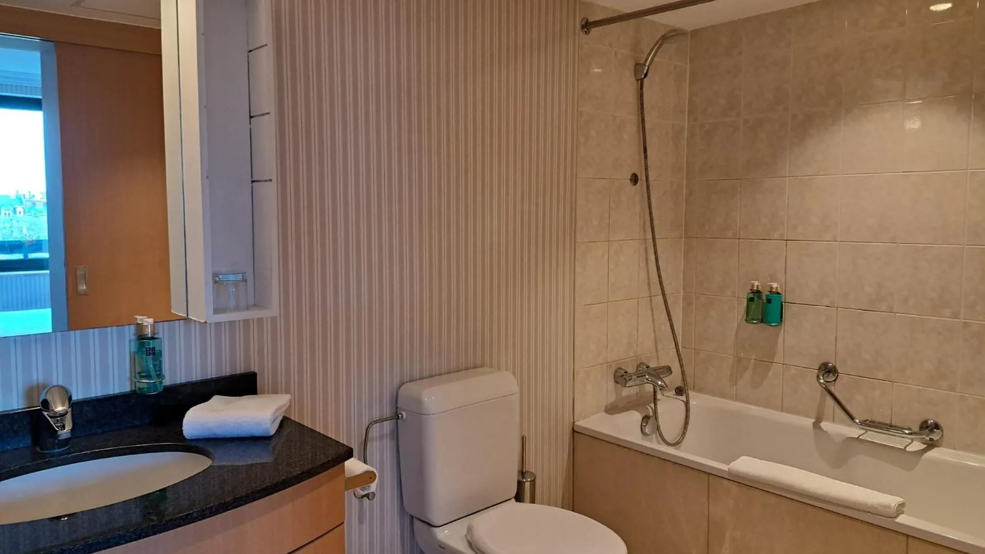 **** Apartahotel B-Aparthotel Ambiorix Bruselas Bélgica