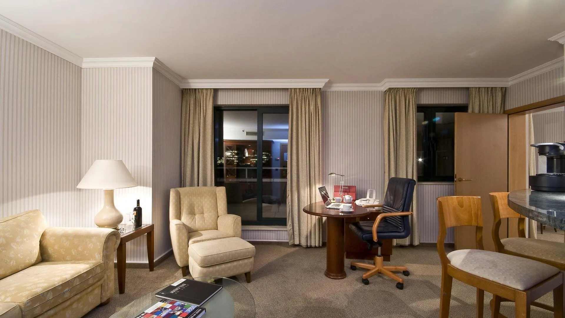 B-Aparthotel Ambiorix Brussels Aparthotel