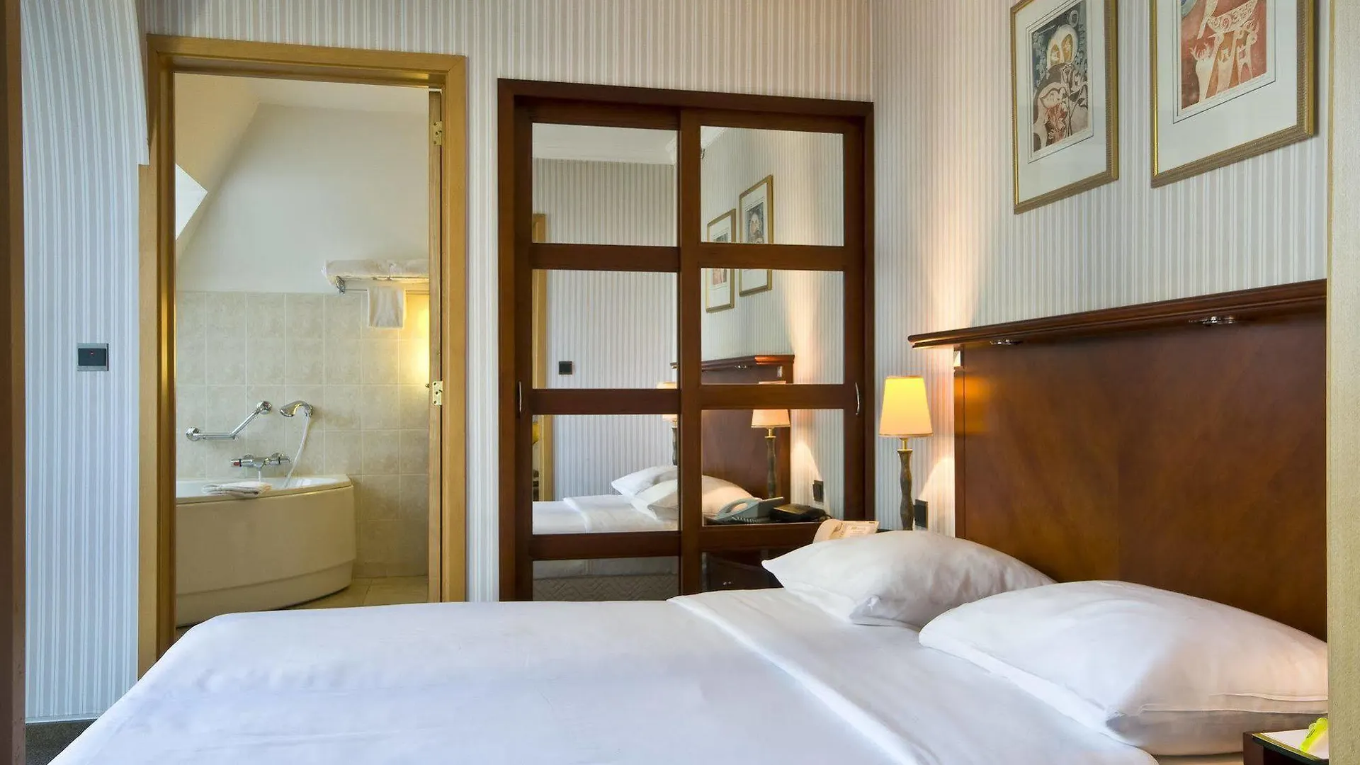 B-Aparthotel Ambiorix Bruselas