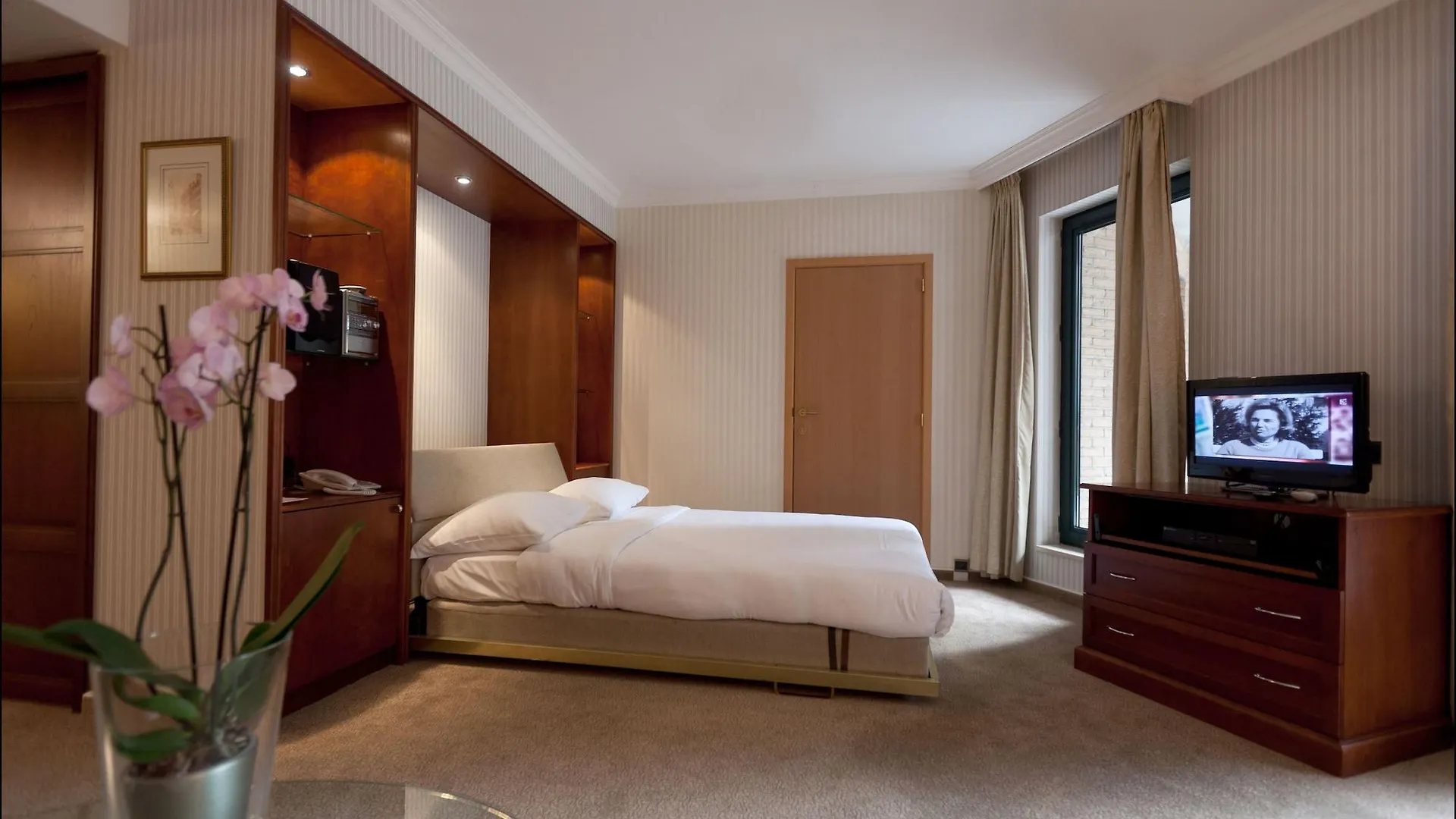 B-Aparthotel Ambiorix Bruselas 4*,